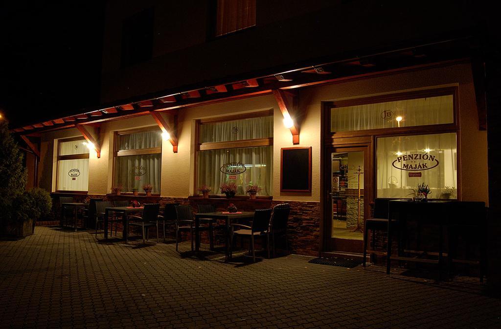 Penzion Majak Banská Bystrica Exterior foto